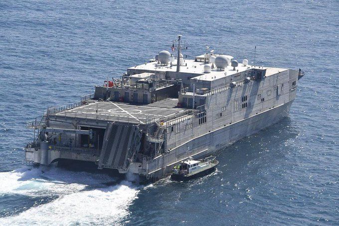Корабель США USNS Yuma прямує до Чорного моря