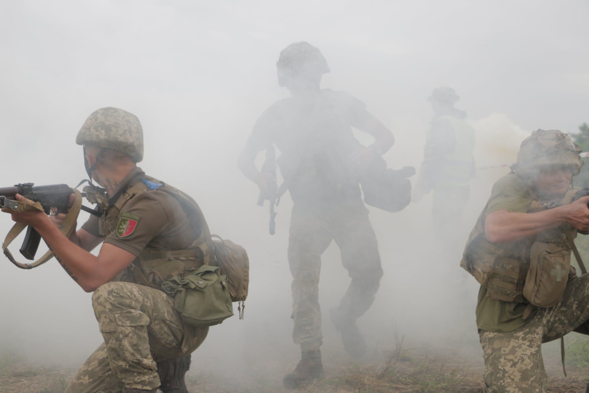 На Донбасі зафіксовано 18 обстрілів: один захисник України загинув, троє поранених