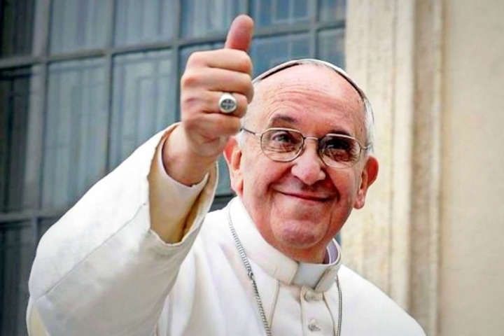 Папа Римський з’явився на публіці вперше після операції