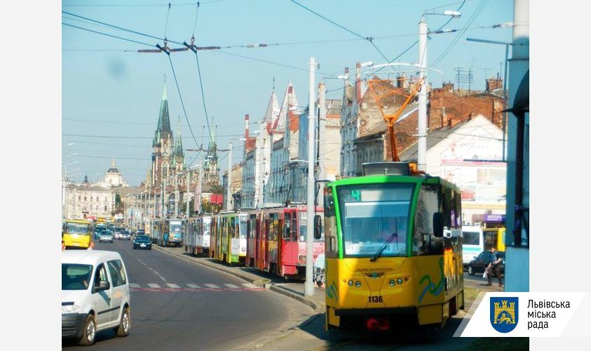 У Львові зупинилися трамваї: роботу електротранспорту відновлять до обіду