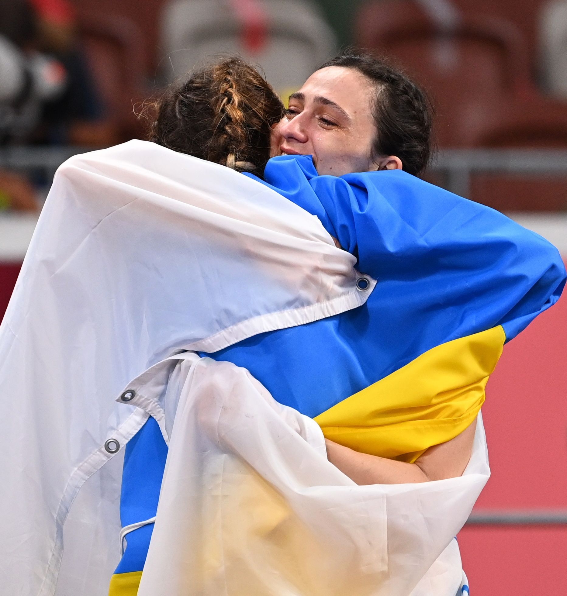Росіянка Ласіцкене вперше прокоментувала свої обійми з Магучіх на Олімпіаді