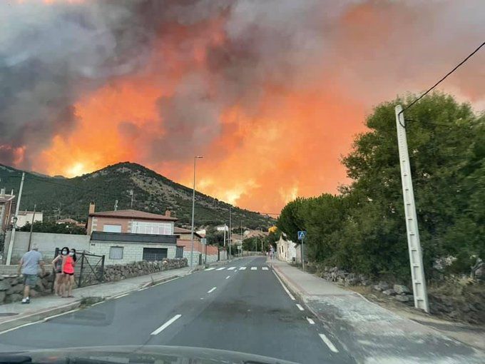 В Іспанії через масштабні лісові пожежі евакуйовано сотні людей