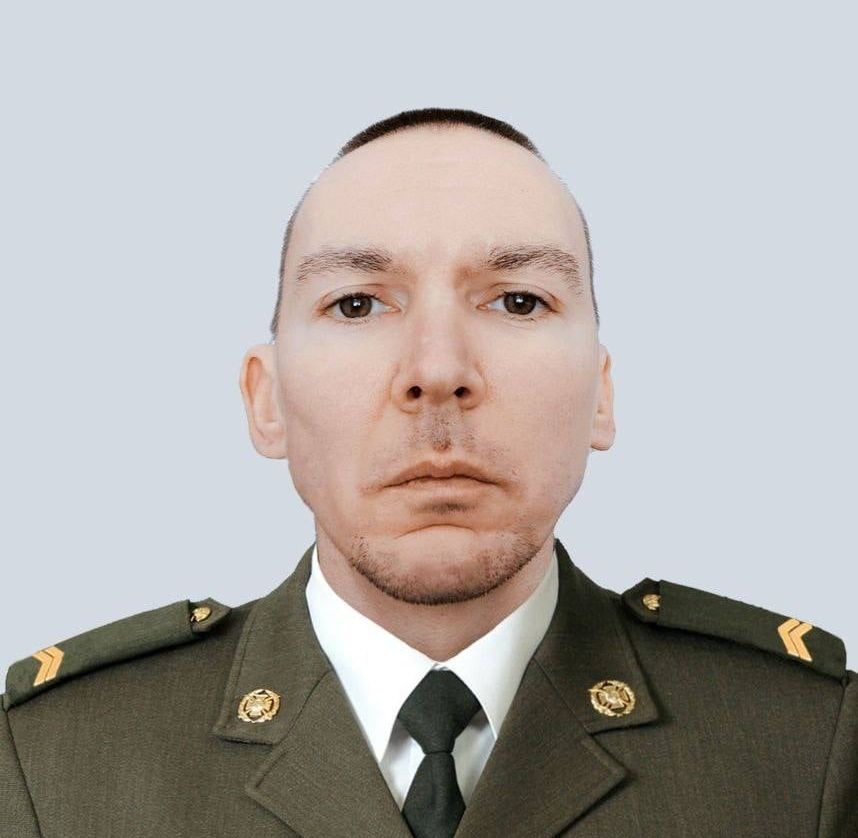 Молодший сержант Олександр Аксьонов загинув на передовій у День прапора
