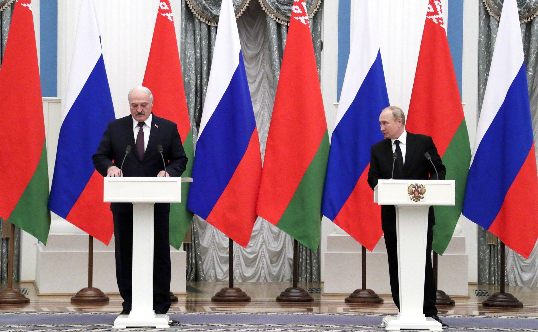 На шляху до пащі російського вовка: про що домовились Лукашенко з Путіним у Москві