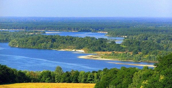 Щоб Дніпро не зеленів: до боротьби за екологію річок на Черкащині залучать навіть податківців