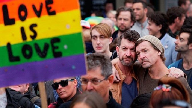 Швейцарці проголосували за одностатеві шлюби