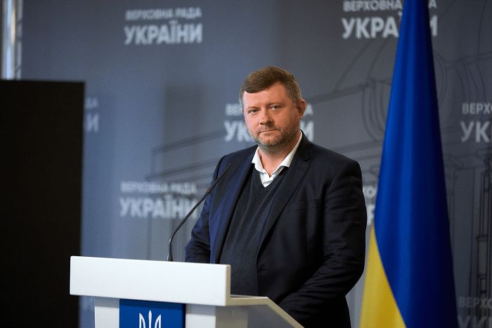Корнієнко пропонує Разумкову попрацювати позафракційним депутатом