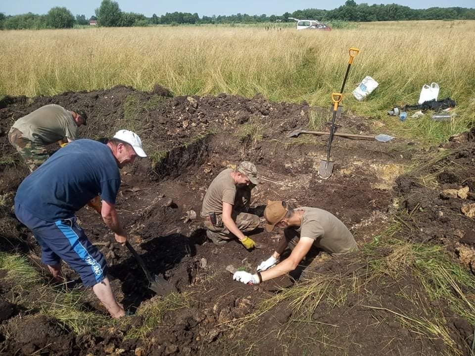 На Львівщині виявили масове поховання полеглих вояків УПА, фото