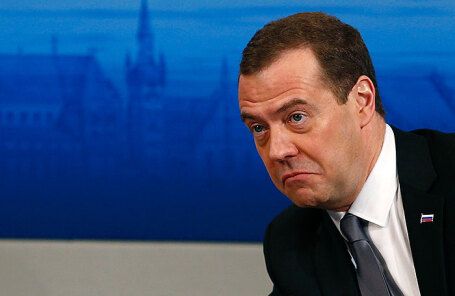 Медведєв назвав українських політиків «невігласами і слабкими людьми»