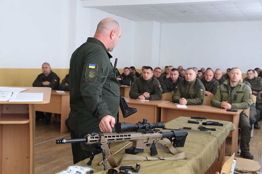 Нацгвардійцям замінять радянські автомати на зброю згідно стандартів НАТО, фото