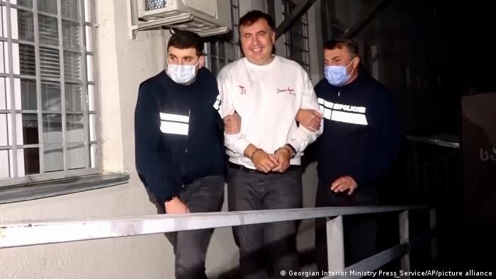 Саакашвілі відмовляється переходити в тюремну лікарню незважаючи на вже дві реанімації