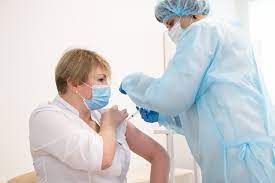 В Україні хочуть ввести обов’язкову COVID-вакцинацію для медпрацівників