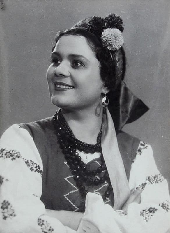 Поетичному символу України, акторці Ользі Кусенко – 102, фото