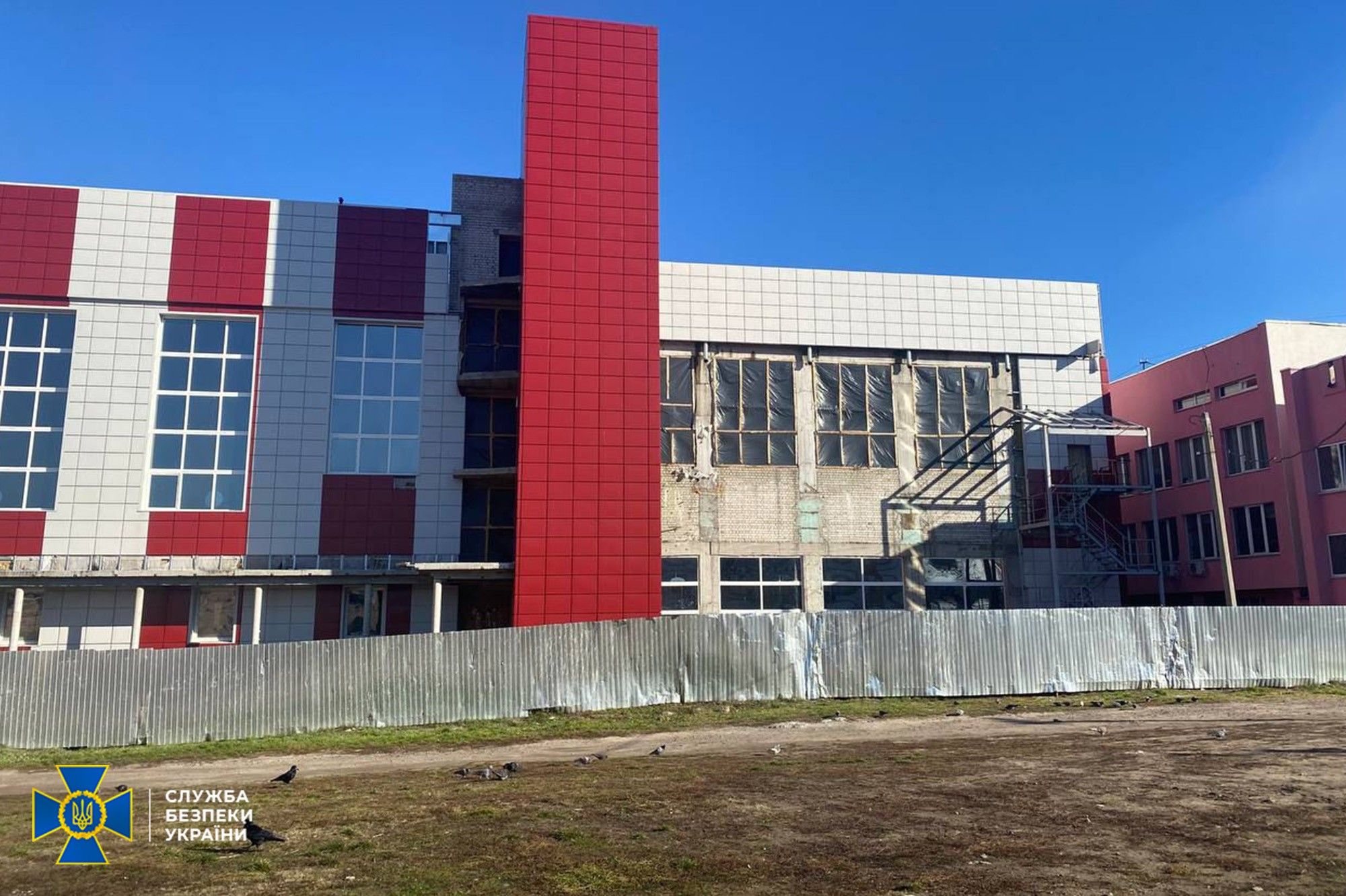 На Черкащині на будівництві школи олімпійського резерву вкрали мільйони: вона ще й стала небезпечною
