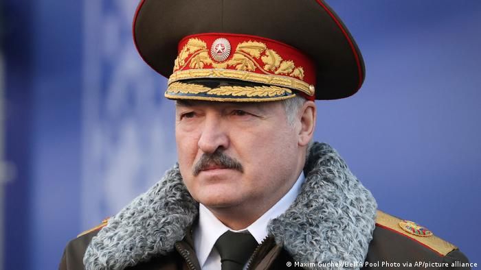 Режим Лукашенка за створення міграційної кризи отримає нові санкції від ЄС