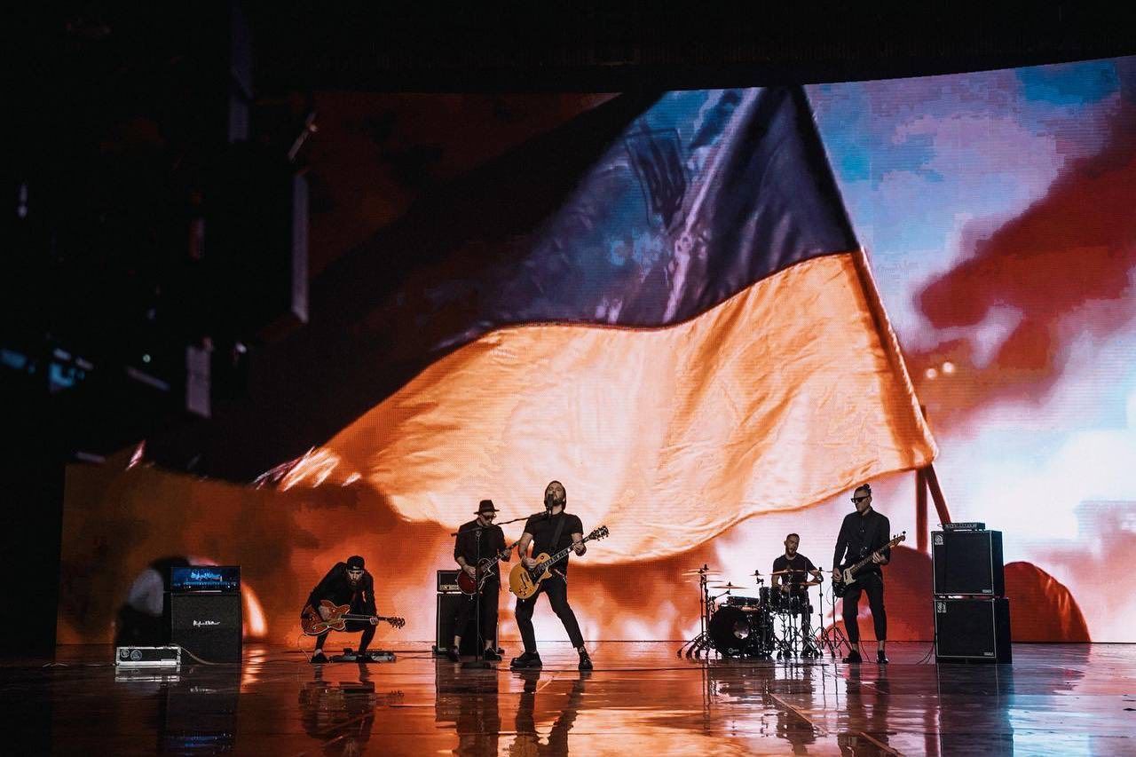 Вільні люди: гурт Bez обмежень представив новий кліп до річниці Євромайдану, відео