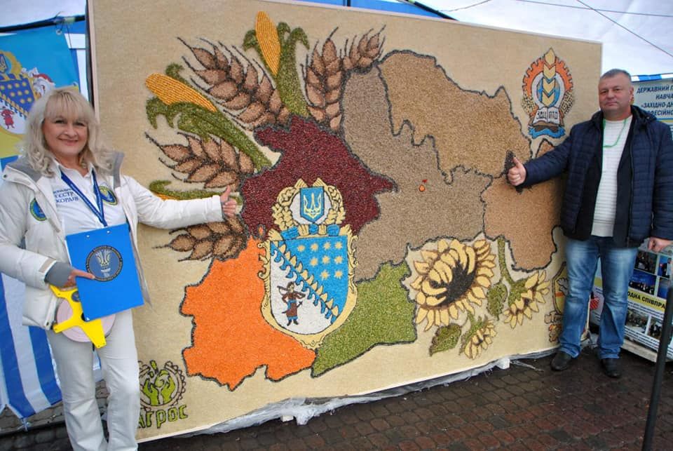 Карта Дніпропетровської області із зерна визнана рекордом України