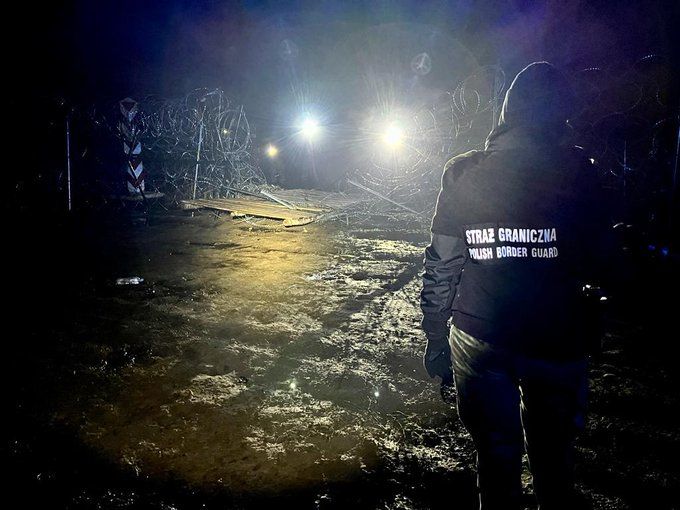 Білорусько-польський кордон знову штурмували сотні мігрантів