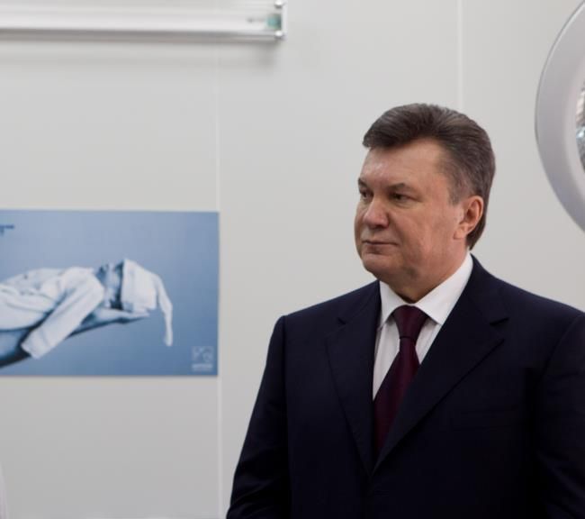 Янукович позивається до Ради через усунення з посади президента