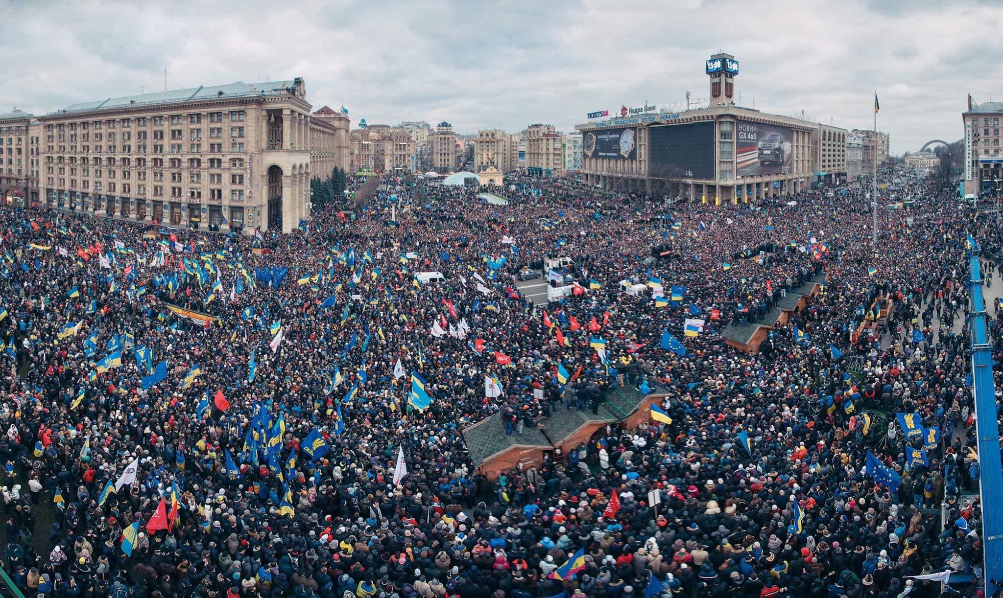 Україні вийшли 1 грудня, щоб висловити протест режиму Януковича, який перейшов «червону лінію».