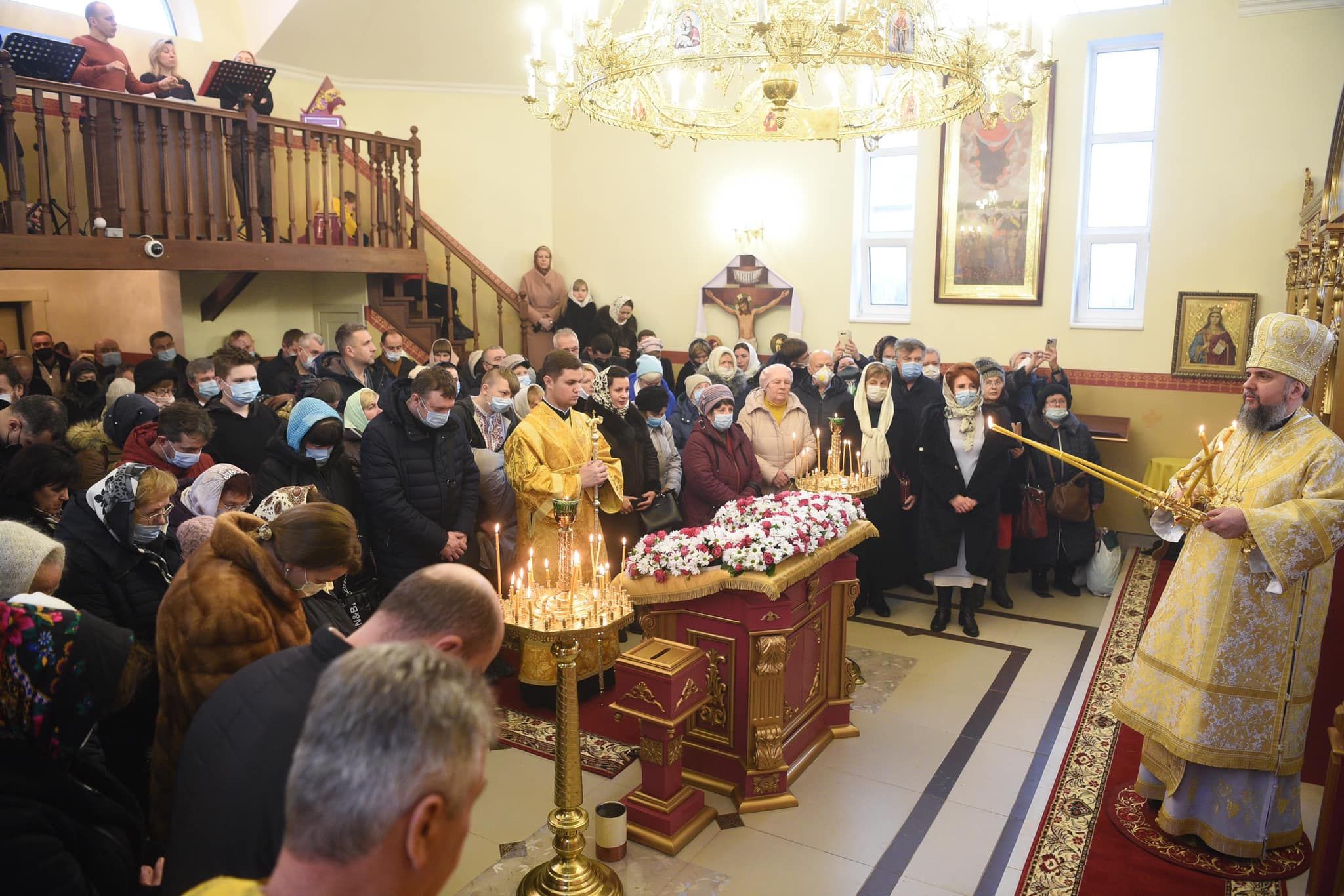 Напередодні митрополит Епіфаній освятив храм Святого Миколая у селі Хотів на Київщині.