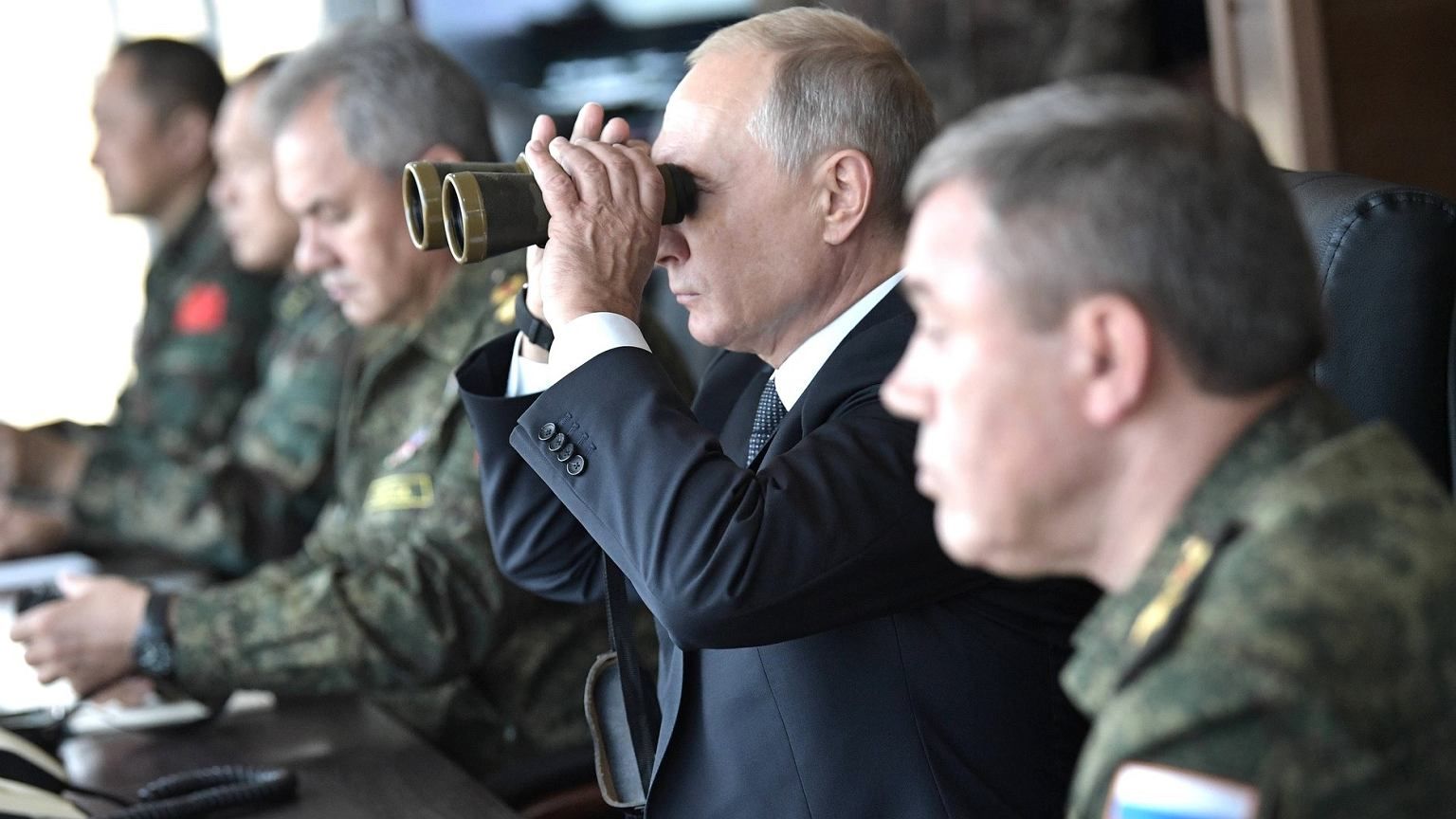 Що насправді на умі в Путіна: показова гра м’язами чи серйозні наміри вторгнення?