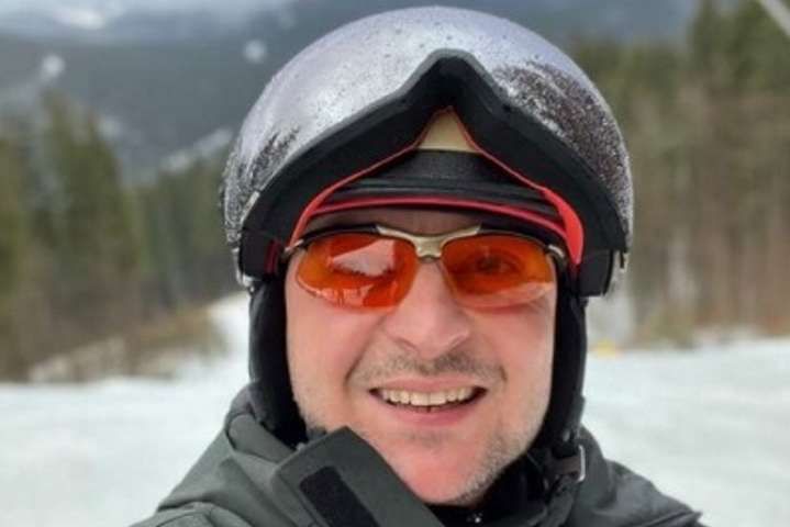 Володимир Зеленський побажав українцям добра, катаючись на лижах