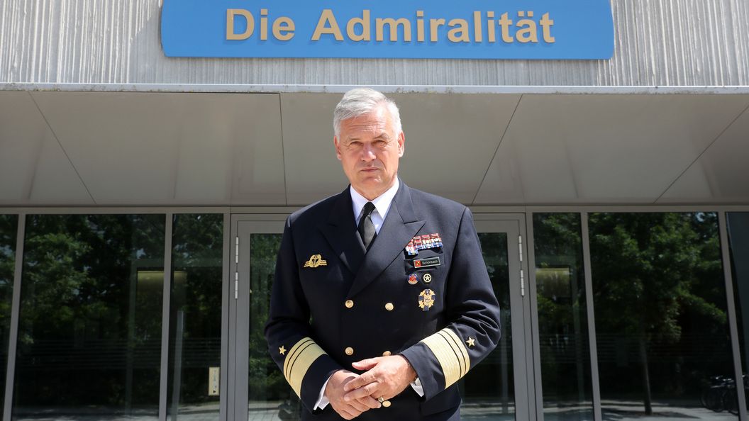 Командувач Військово-морських сил Німеччини Кай-Ахім Шьонбах.