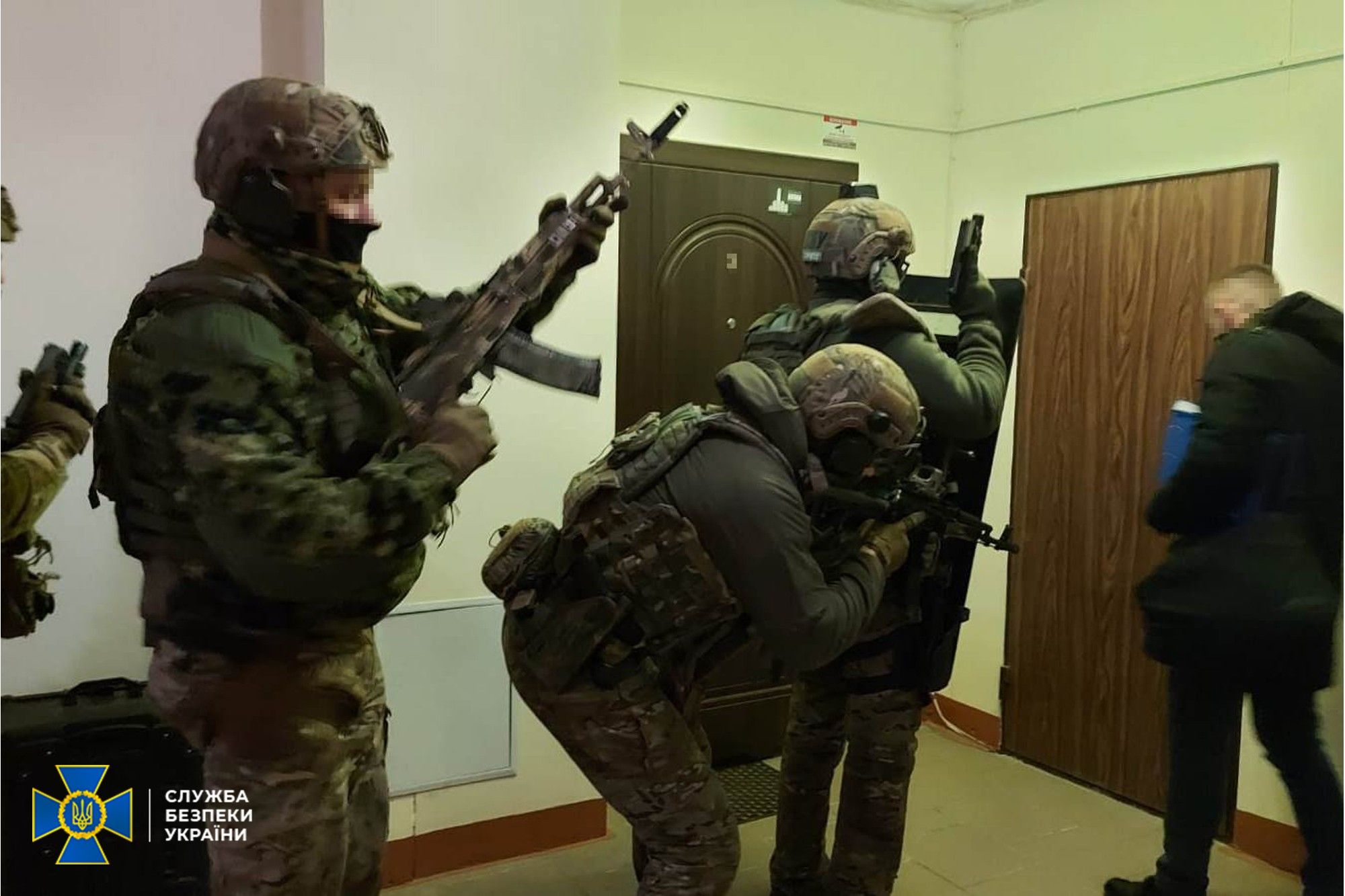 СБУ знешкодила злочинну групу, яка діяла за вказівками із РФ.