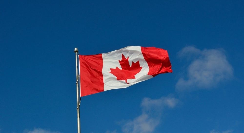 Канада розпочала евакуацію дипломатів та членів їх сімей