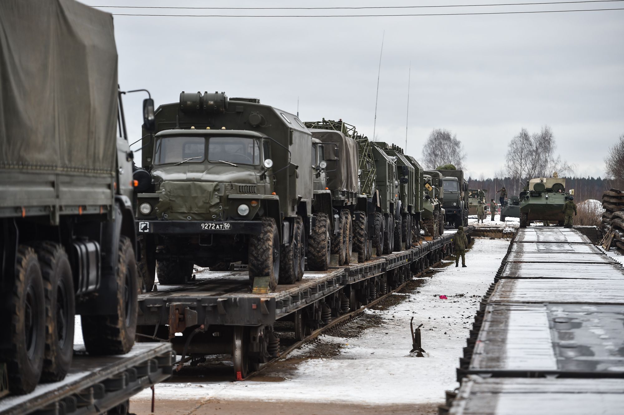 РФ розміщує на окупованих територіях десятки одиниць військової техніки