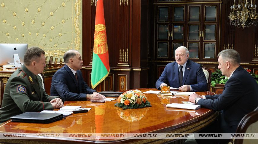 Лукашенко хоче озброїти рятувальників