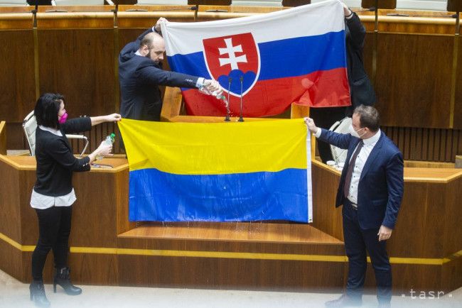 МЗС Словаччини вибачилося за скандал з прапором України у парламенті