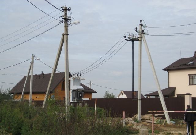 Та то вам здається! Українцям влаштовують віялові відключення електрики під прикриттям ремонтів