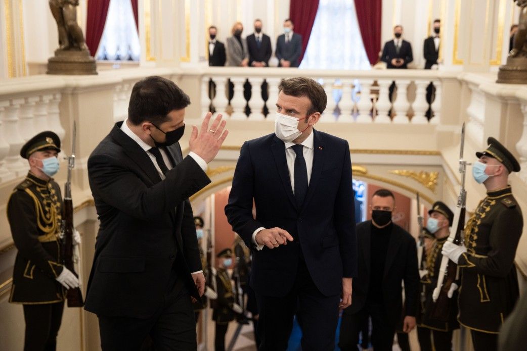 «Новий порядок» Макрона: головне про візити президента Франції до Києва та Москви