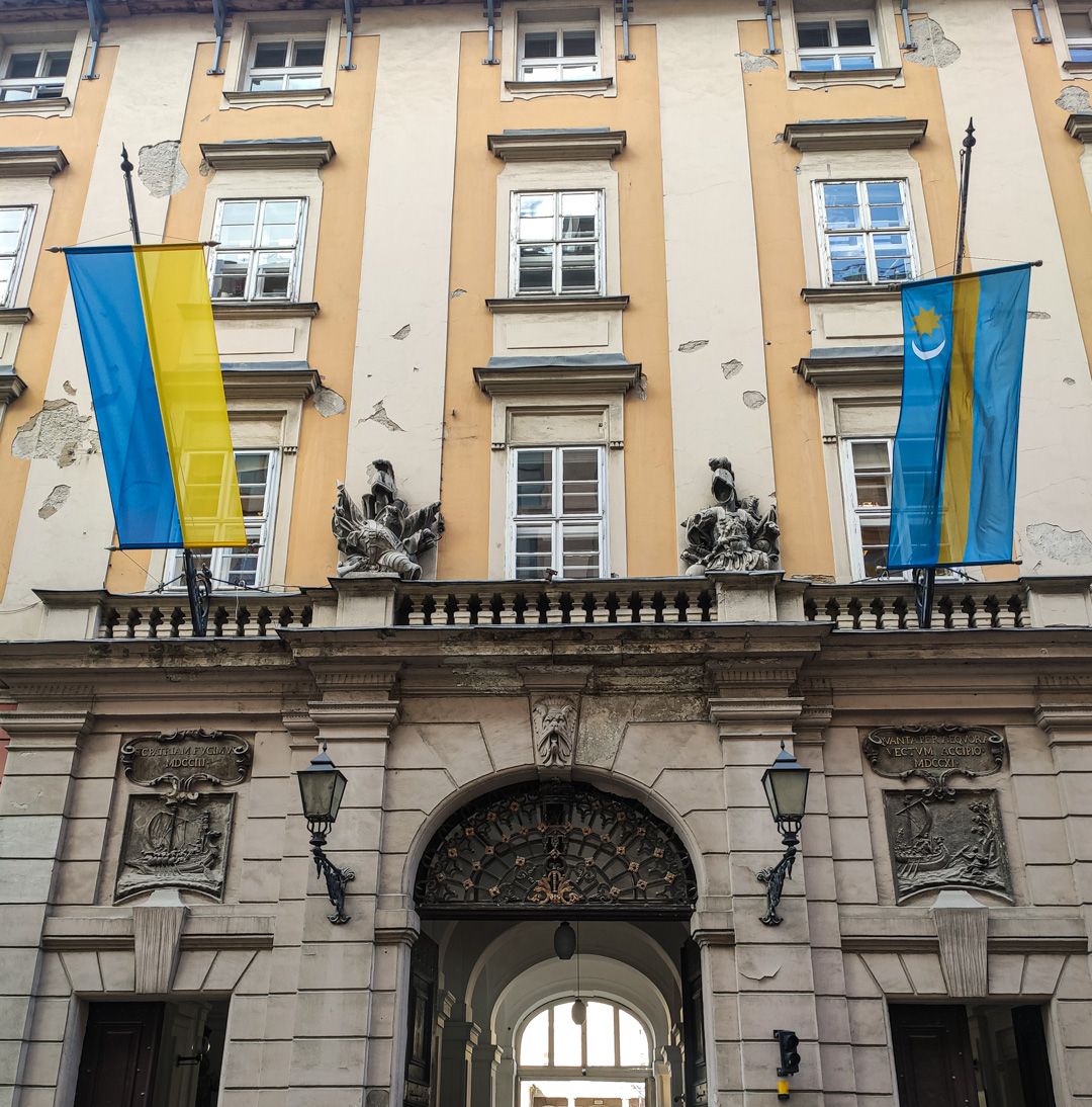 Мер Будапешта Гергей Корачонь підняв прапор України на Ратуші