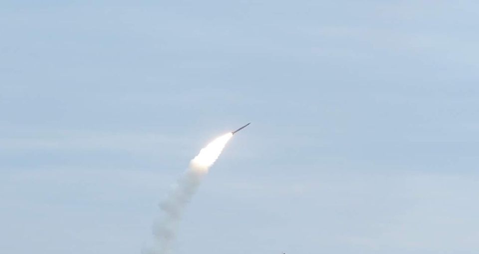 За попередніми даними було випущено 6 крилатих ракет, ймовірно Х-555, з акваторії  Чорного моря.