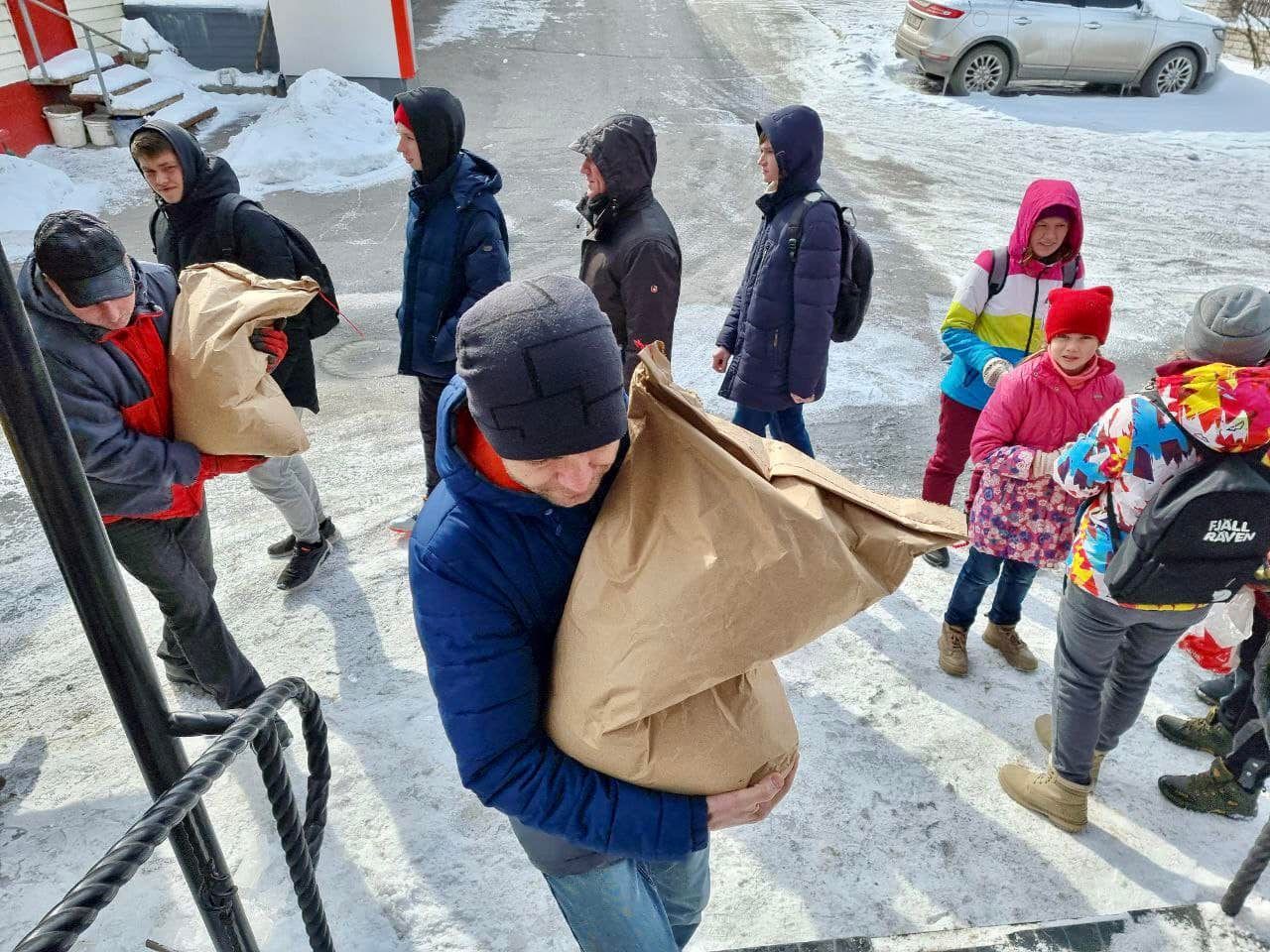 На Харківщині окупанти захопили колону з гуманітарною допомогою для Вовчанська