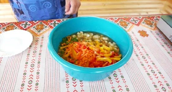 Як приготувати смачний салат із цвітною капустою