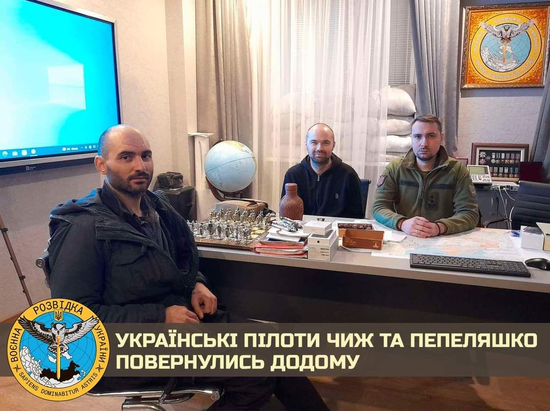 Відбувся четвертий обмін полоненими — двоє українських пілотів  повернулися додому