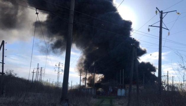 Росіяни масовано обстріляли залізничні станції в центральній та західній Україні