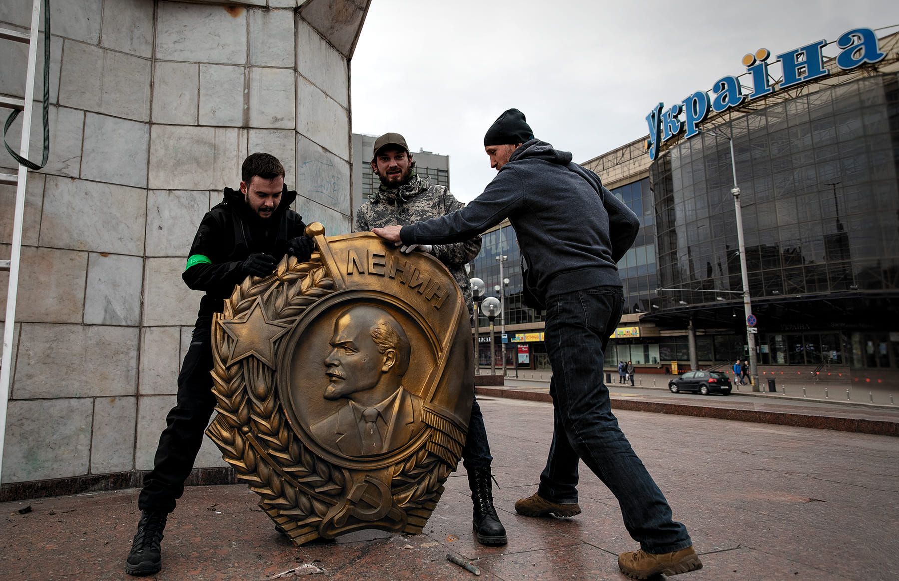 ВАТУтін – геть: у Київраді пропонують демонтувати низку пам’ятників