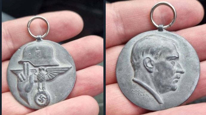 Медаль, яка є одним з експонатів Маріупольського краєзнавчого музею, рашисти використали у своїй брехливій пропаганді.