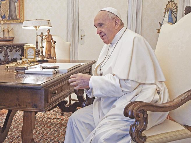 Папа планує поїхати в рф на аудієнцію до Путіна