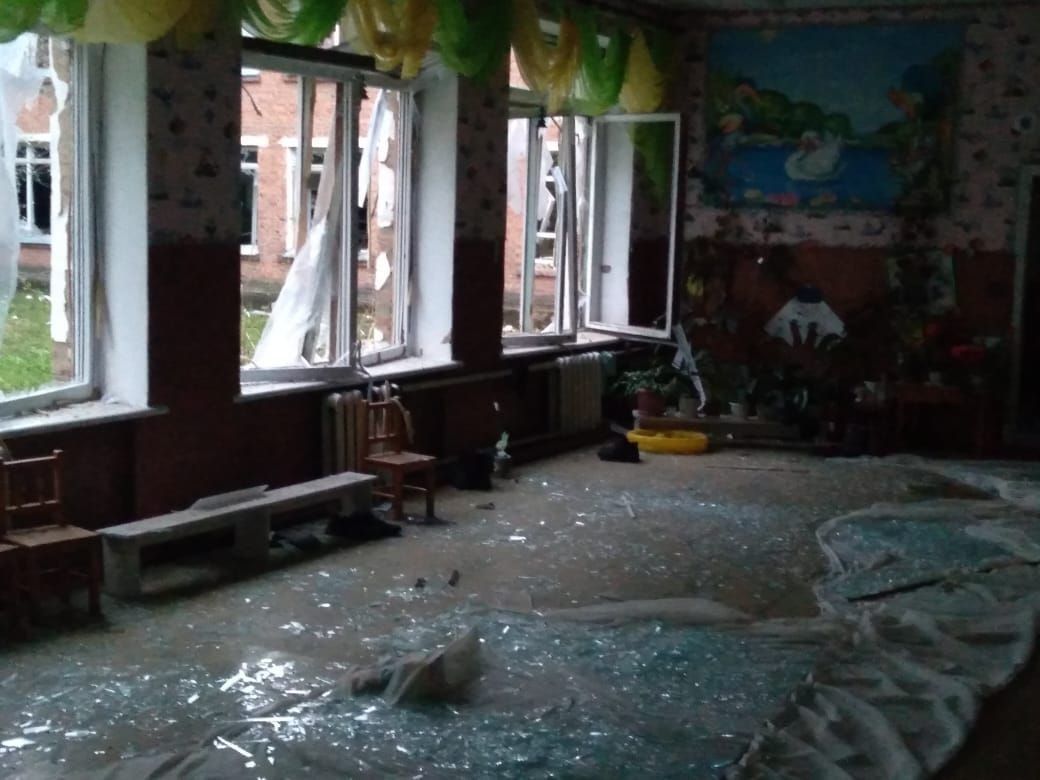 Сумщину російські зайди обстріляли з «Градів» та гелікоптера  - постраждала школа