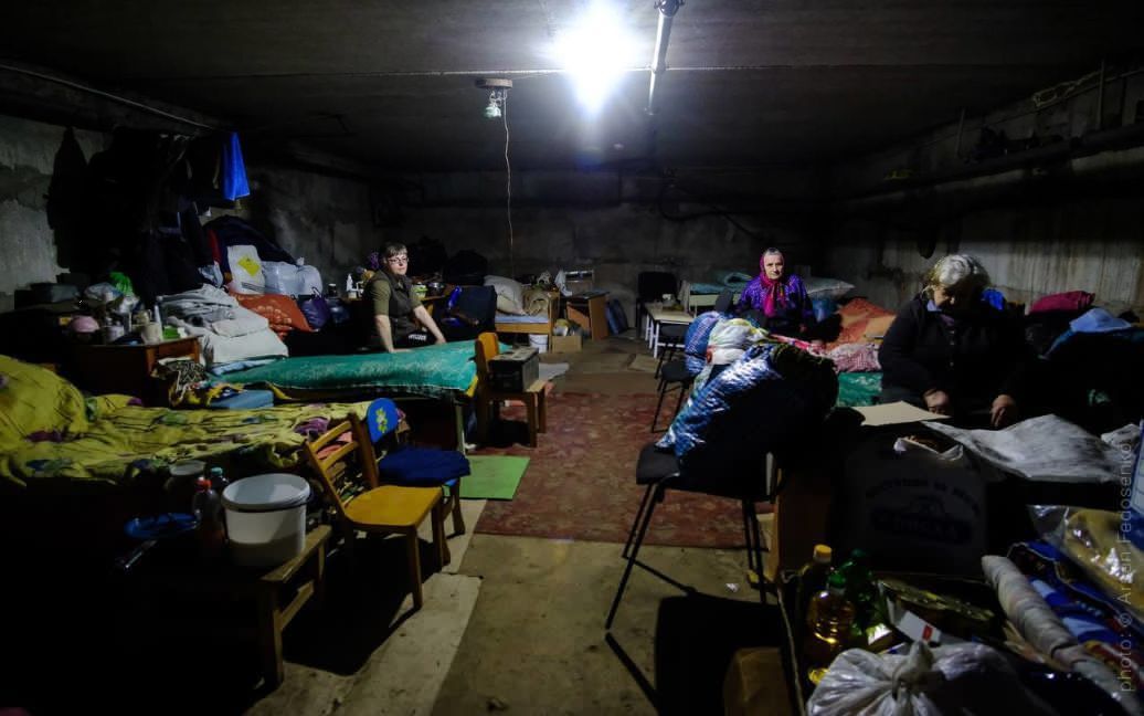 Впродовж двох місяців жителі Харківщини змушені жити у підвалі без їжі, води, ліків