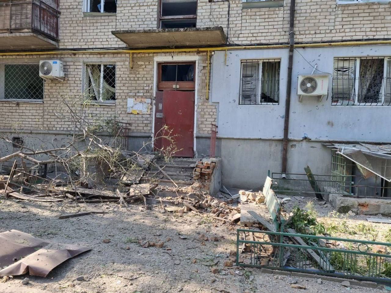 Зруйновані рашистами житлові квартали Миколаєва внаслідок ракетних ударів 28 травня.