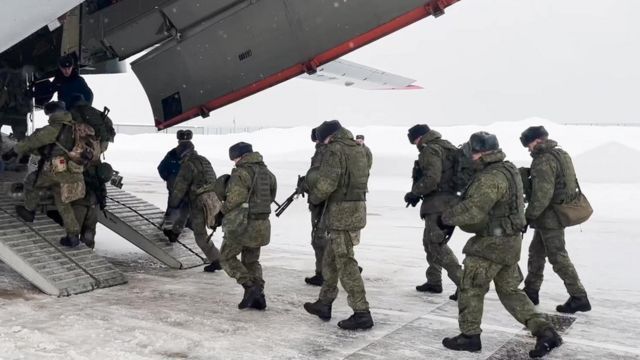 Російські десантники-«отказники» повертаються з Луганщини до РФ – Генштаб