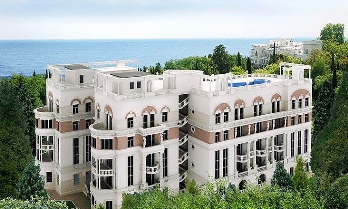 Свого часу дружина Зеленського купила в олігарха елітний пентхауз по сусідству з Лівадійським палацом на узбережжі Чорного моря в Криму за половину вартості – Reuters