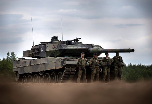 Leopardи «розбіглися»: Німеччина категорично відкинула пропозицію Іспанії передати Україні 40 танків – Spiegel